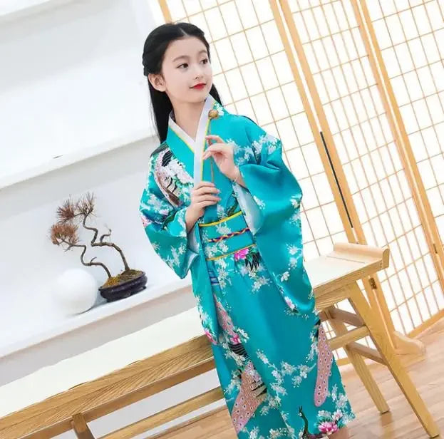 Cute Girl, Japanese Ethnic Style Kimono And Dance