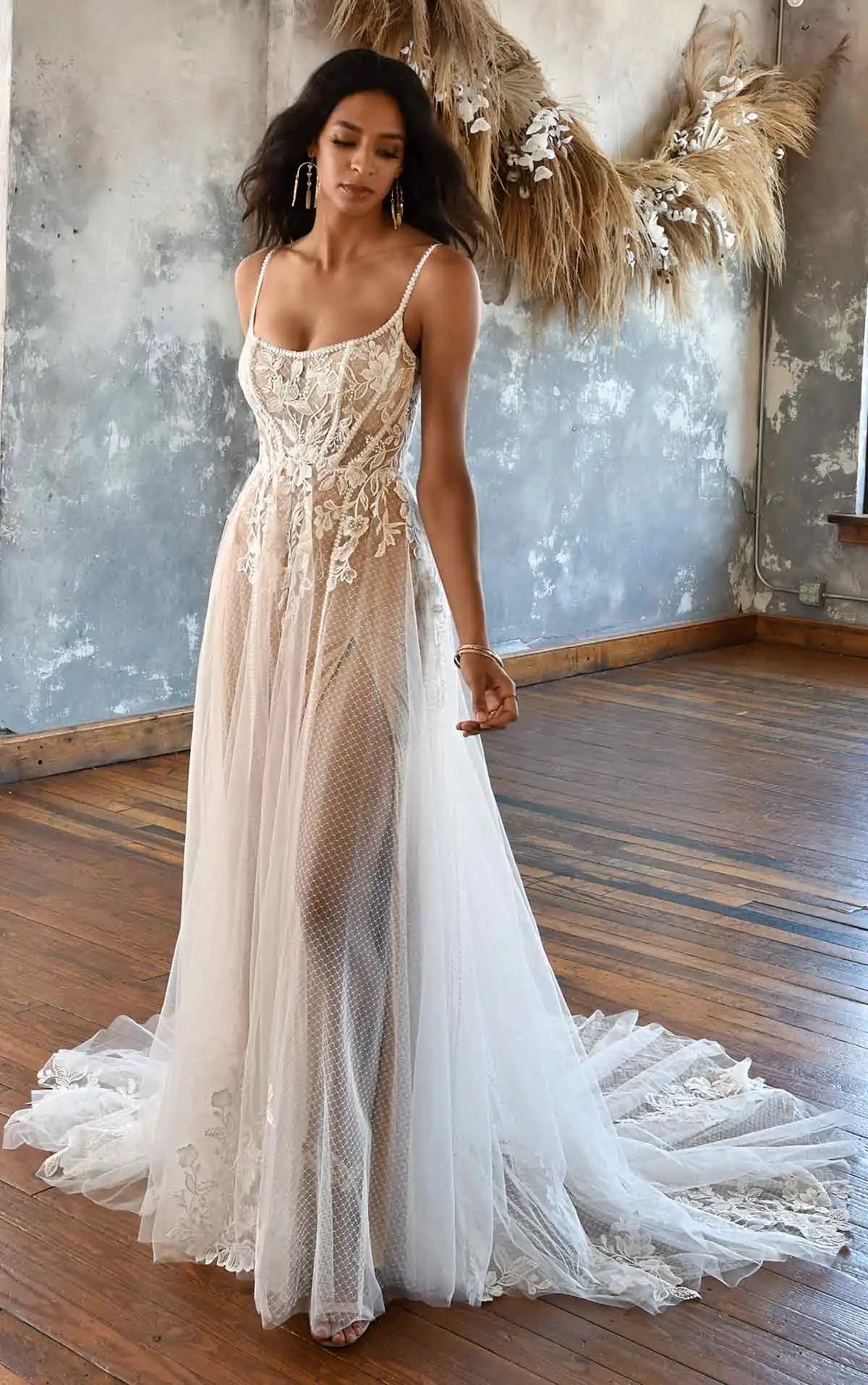 Boho A-Line Wedding Dresses Spaghetti Straps Lace Appliques