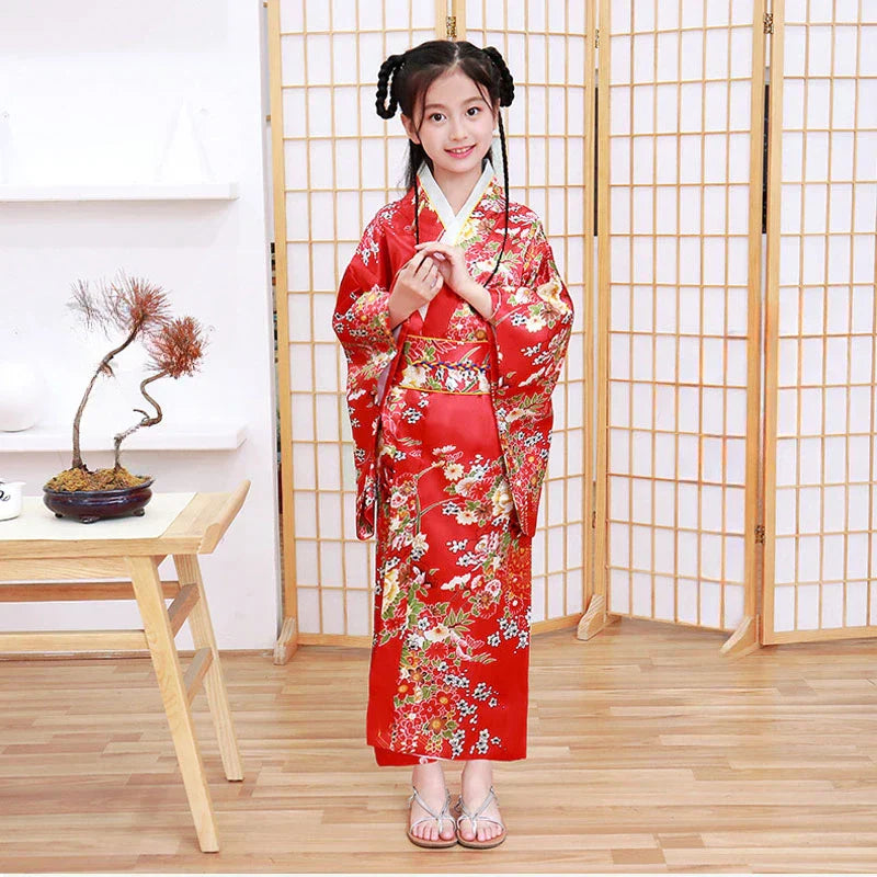 Cute Girl, Japanese Ethnic Style Kimono And Dance