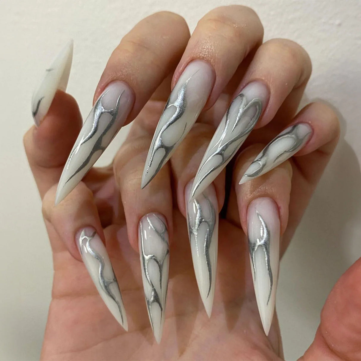 Wearable Silver Stripes Yk False Nails Long Almond